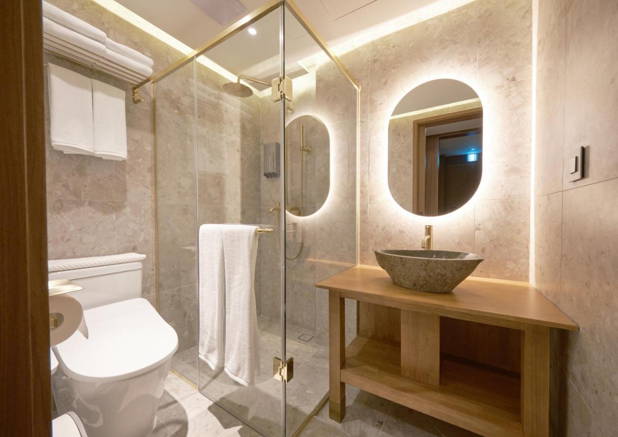 Hotel Uh The Myeongdong 3*